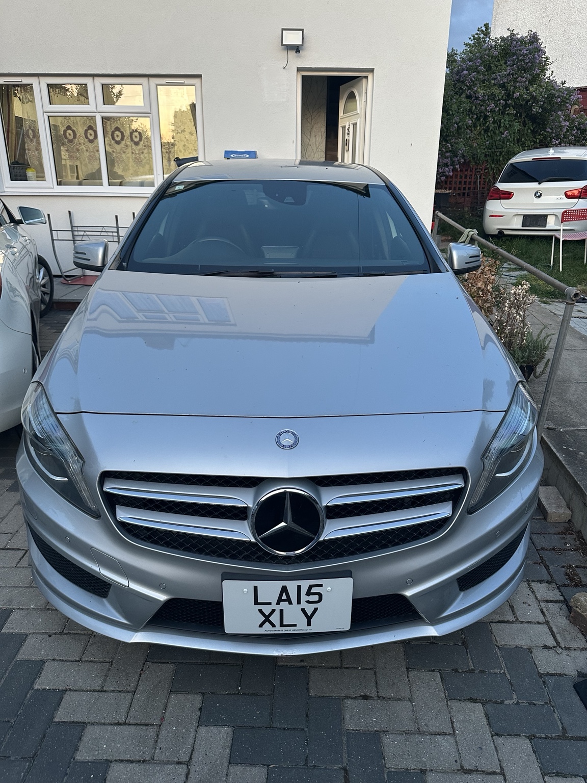 Silver Mercedes-Benz A180 LA15 XLY — photo 2