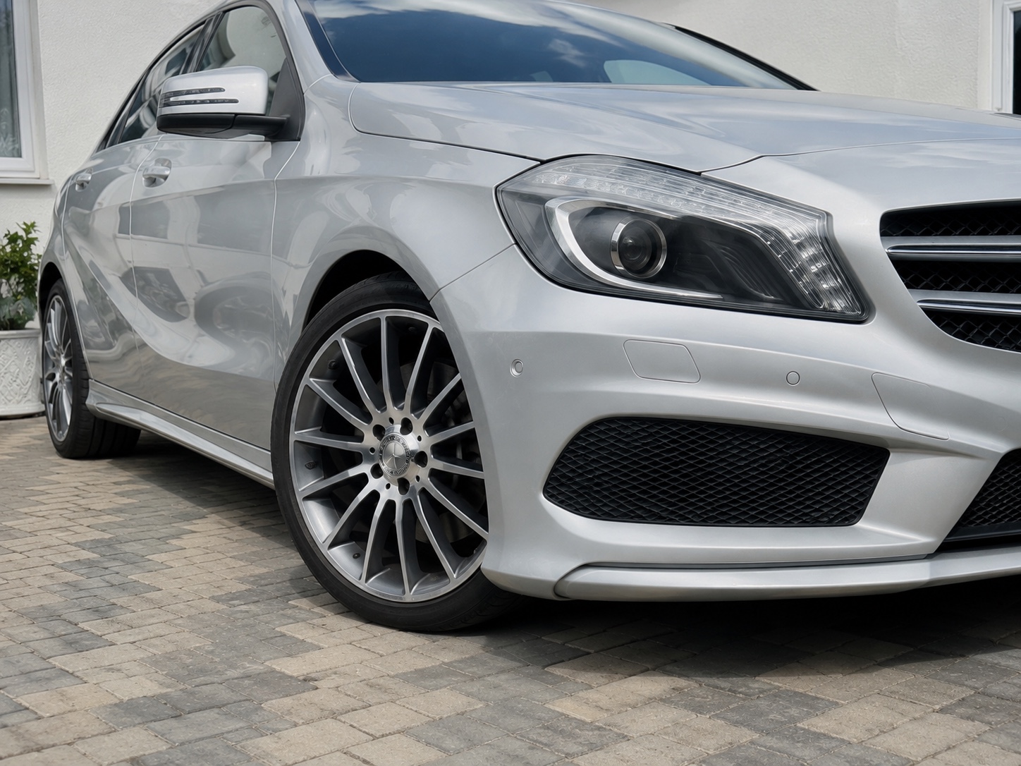 Silver Mercedes-Benz A180 LA15 XLY — photo 3