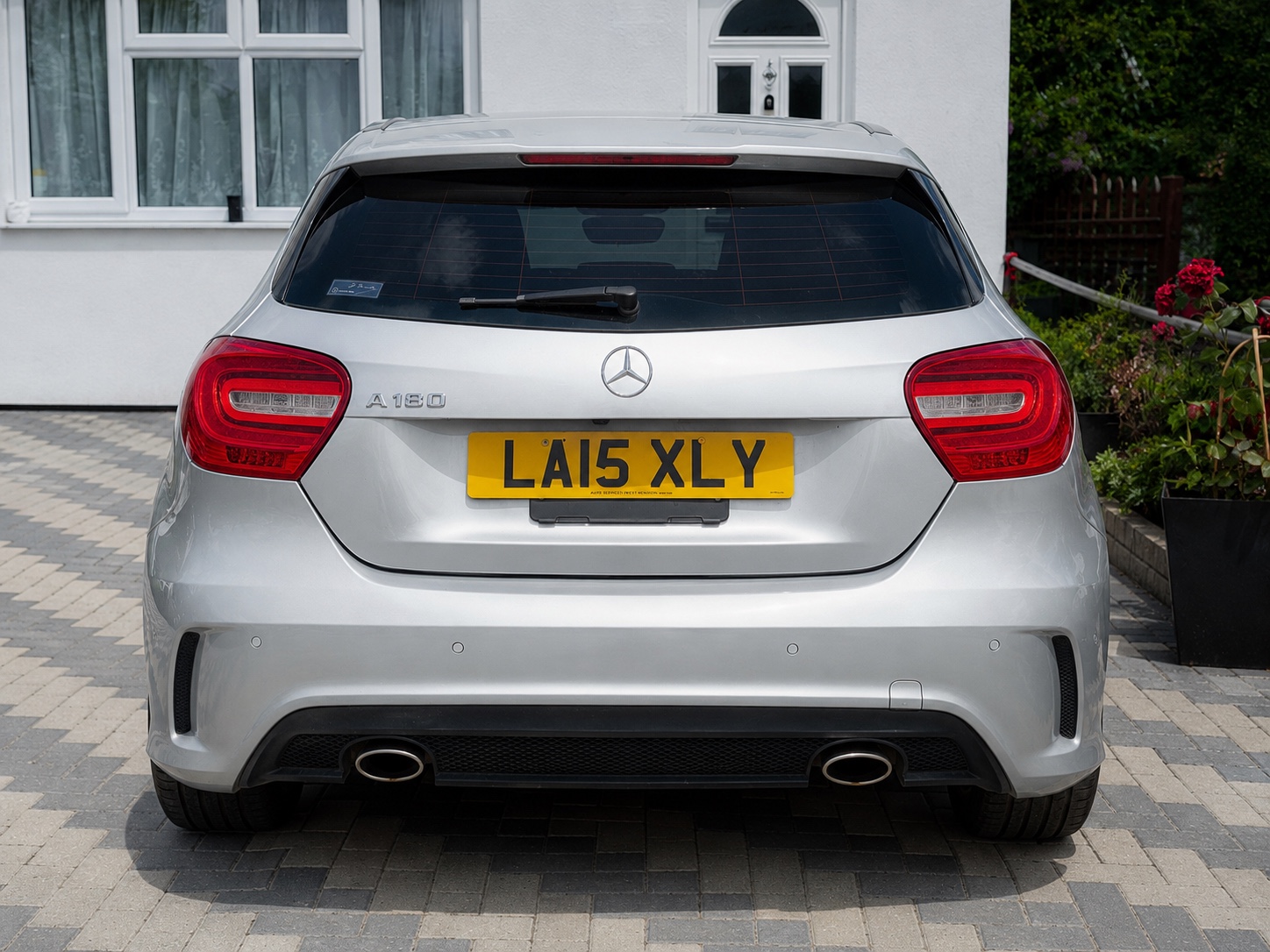 Silver Mercedes-Benz A180 LA15 XLY — photo 4