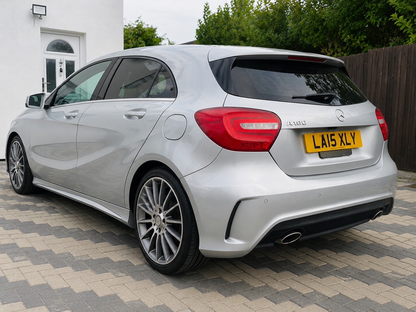 Silver Mercedes-Benz A180 LA15 XLY — photo 5