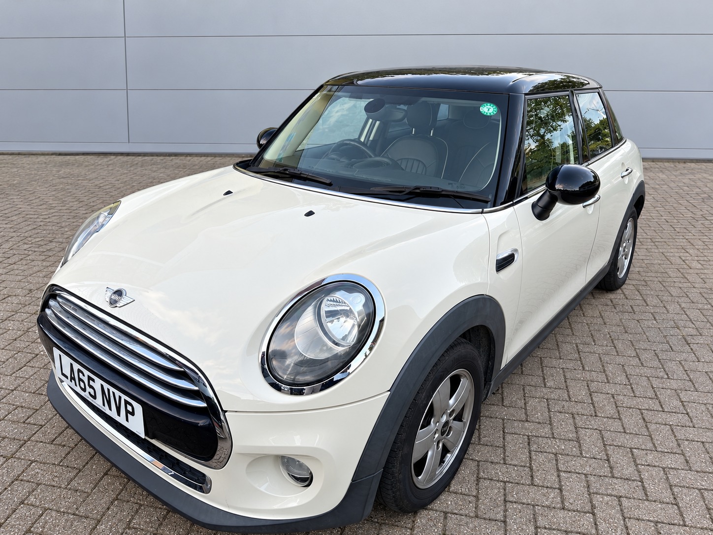 2015 MINI Cooper — photo 3