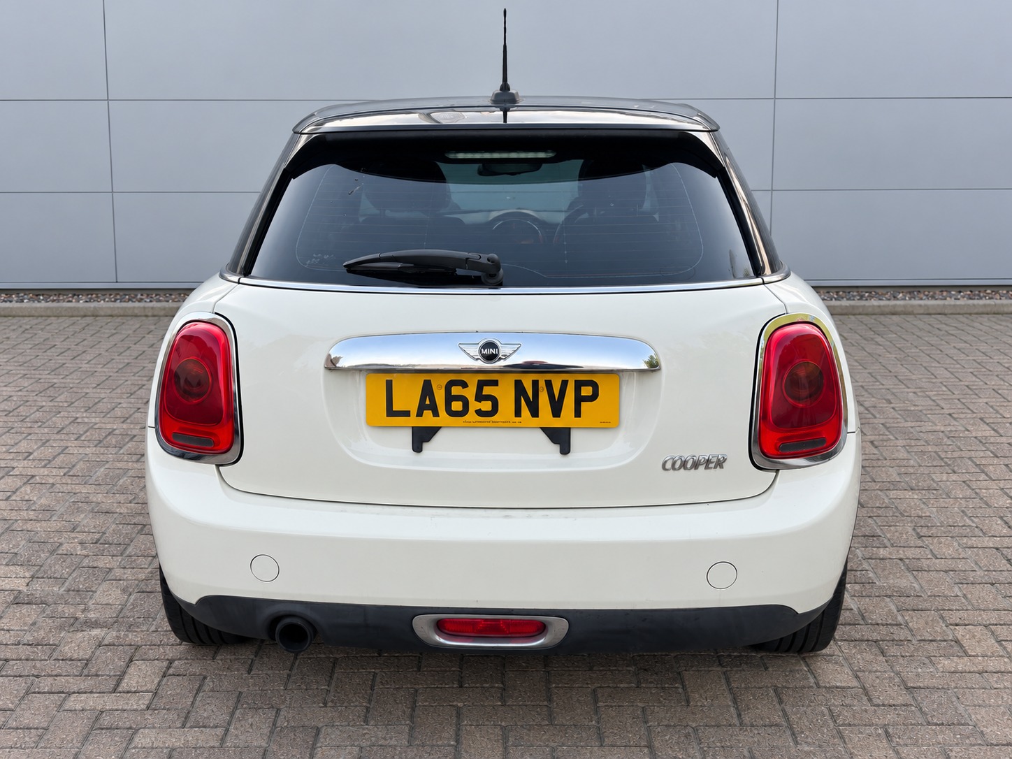 2015 MINI Cooper — photo 5