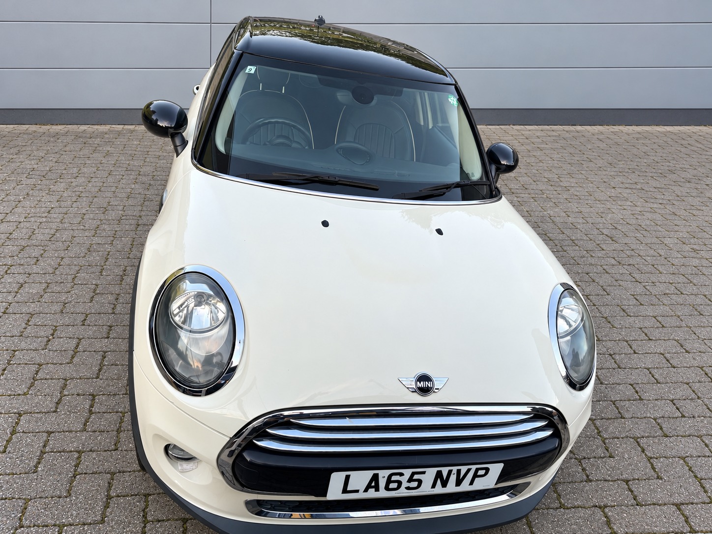 2015 MINI Cooper — photo 8