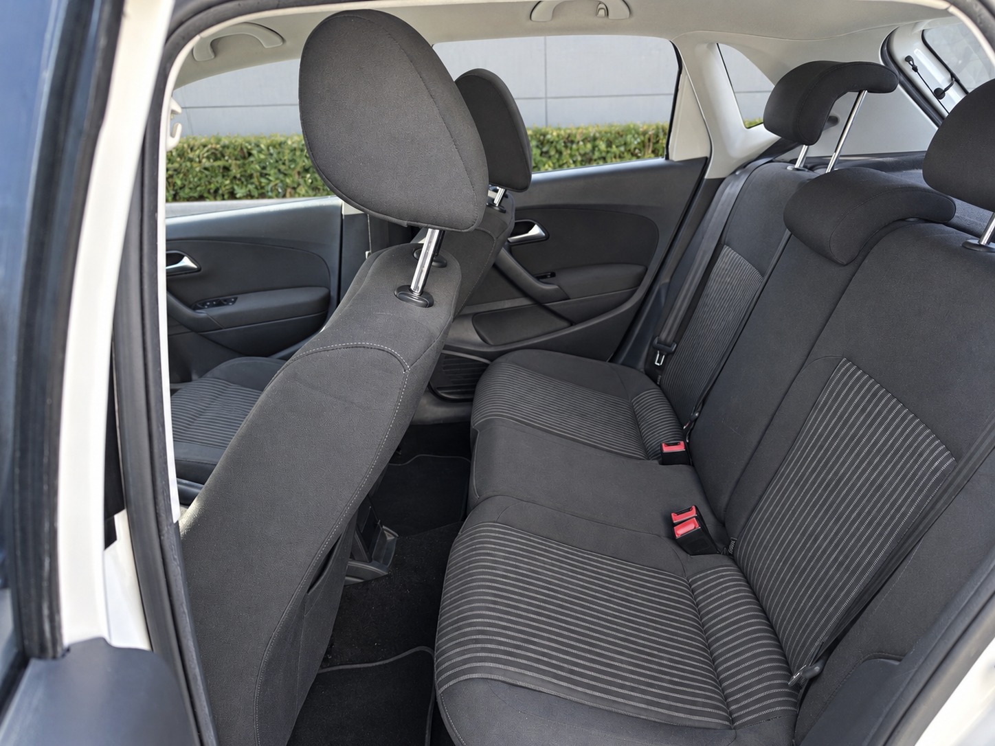 2013 Volkswagen Polo — photo 8