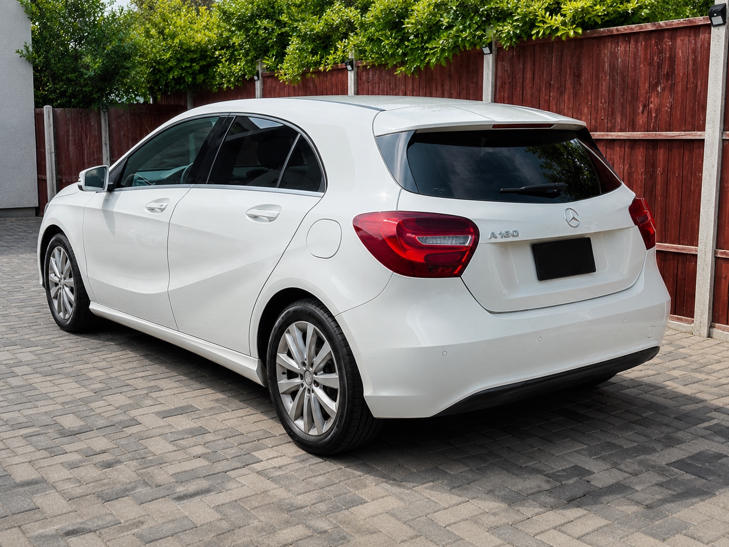 2016 Mercedes-Benz A180 — photo 2