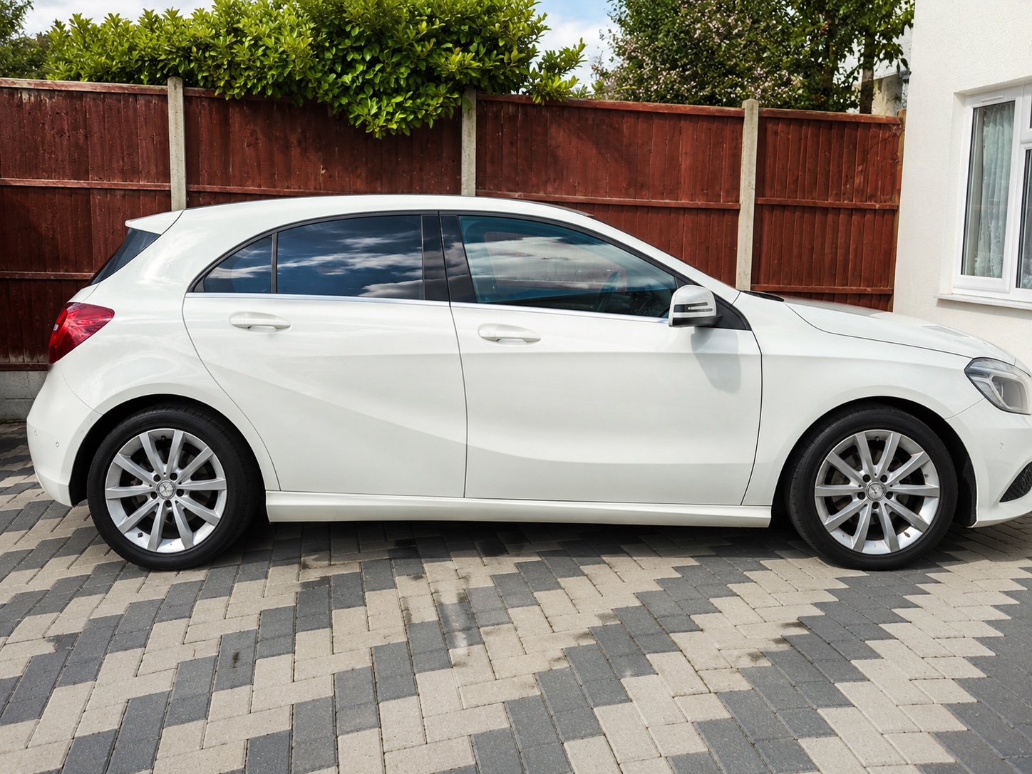 2016 Mercedes-Benz A180 — photo 4