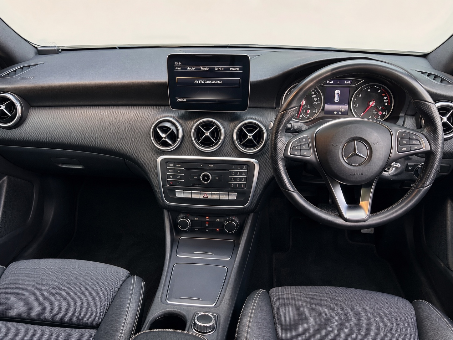 2016 Mercedes-Benz A180 — photo 9